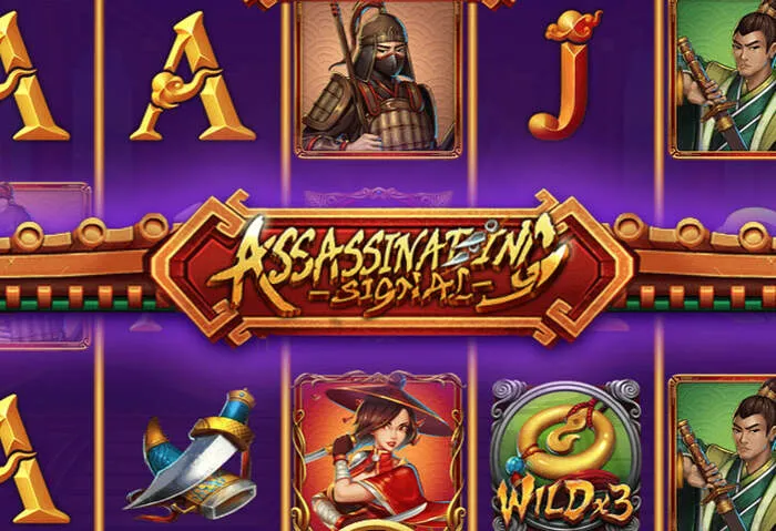 Croupier dal vivo che gestisce un gioco di carte su Easybetcasino Live.